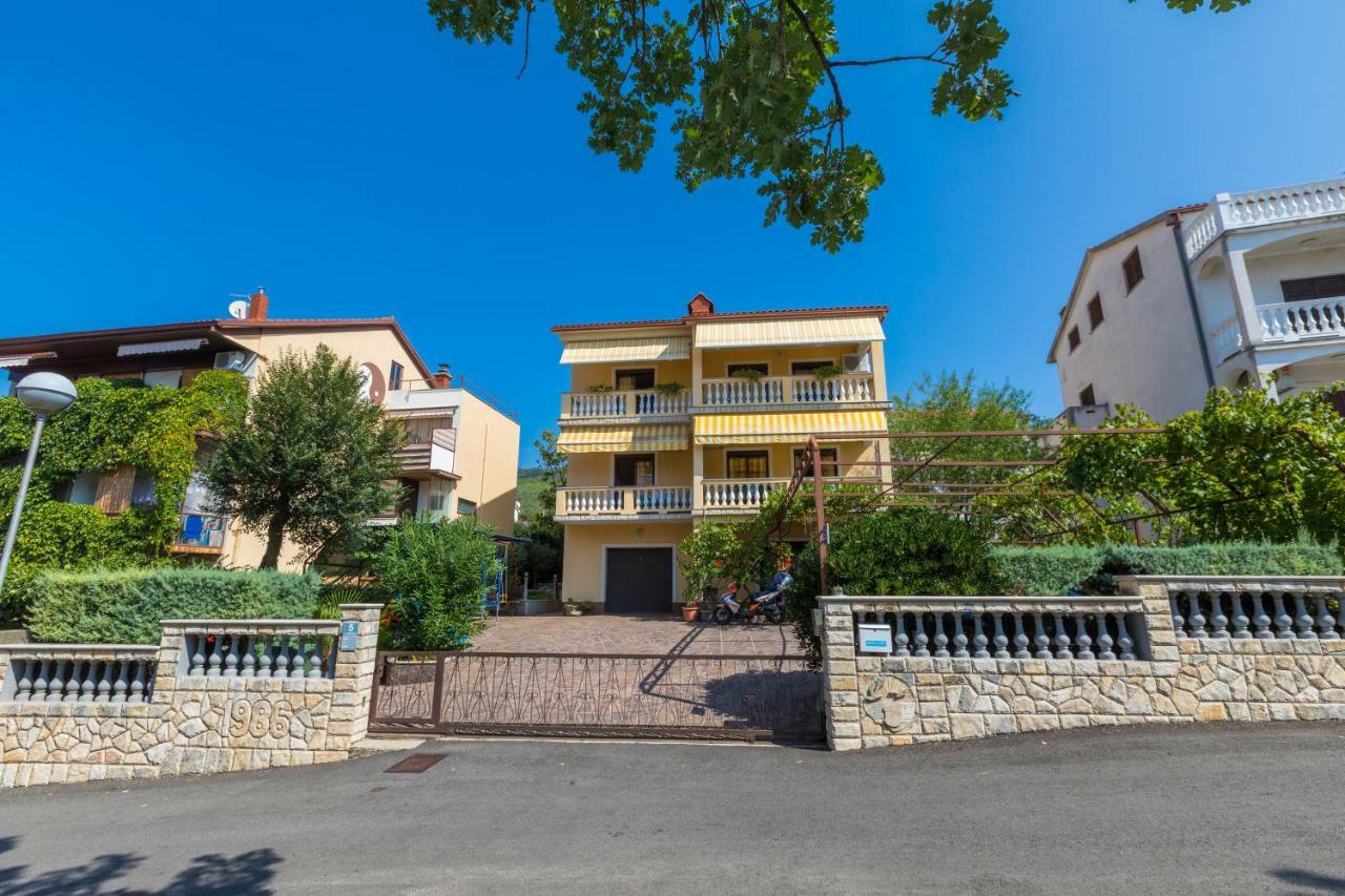Laura Apartament
